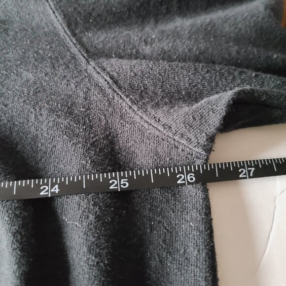 CARHART MEN'S BLACK PULLOVER SWEATSHIRT- XL/TG/XG-- SIDE POCKET, LOGO, LOOSE FIT - Picture 4 of 10